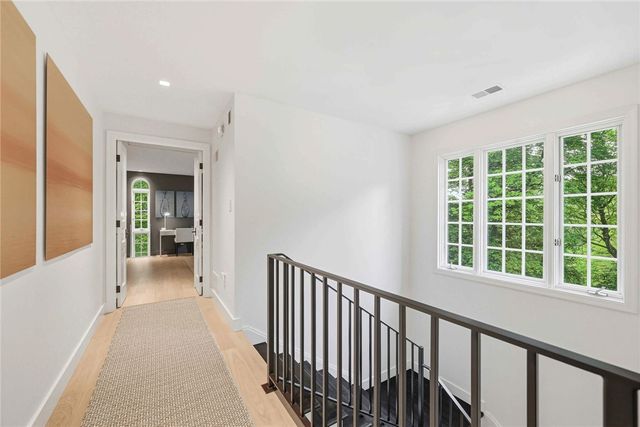 810 Persimmon Rd, Sewickley Heights, PA 15143