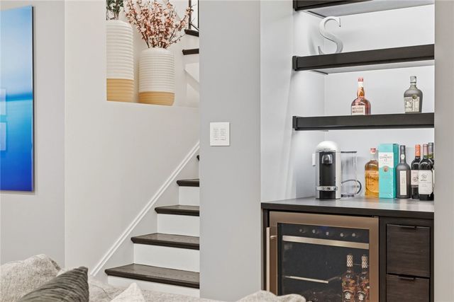 810 Persimmon Rd, Sewickley Heights, PA 15143