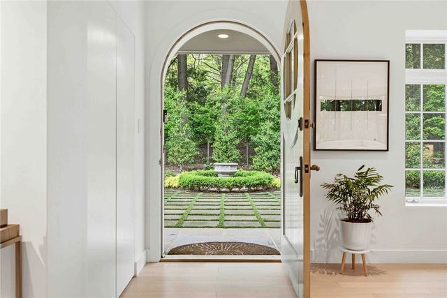 810 Persimmon Rd, Sewickley Heights, PA 15143