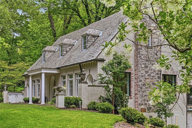 810 Persimmon Rd, Sewickley Heights, PA 15143