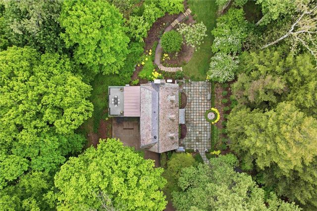 810 Persimmon Rd, Sewickley Heights, PA 15143