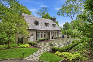 810 Persimmon Rd, Sewickley Heights, PA 15143