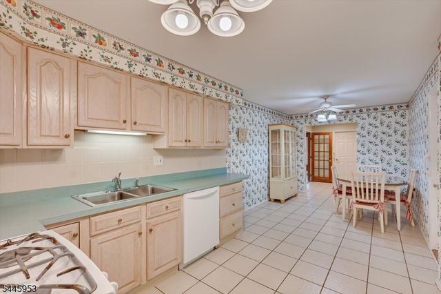 9 Boxwood Rd, Piscataway Twp., NJ 08854