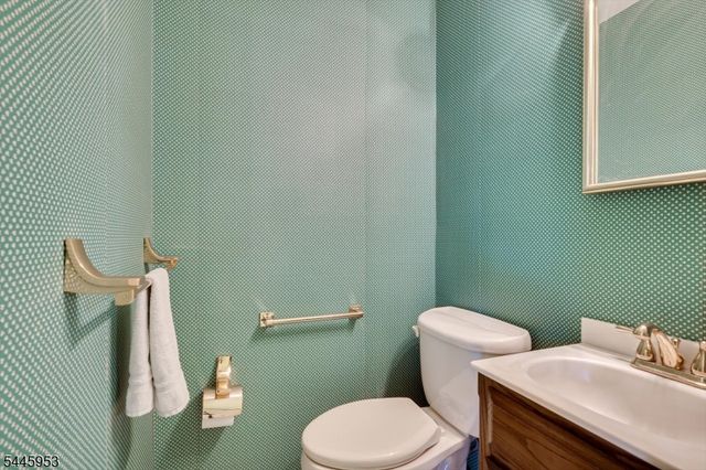 9 Boxwood Rd, Piscataway Twp., NJ 08854