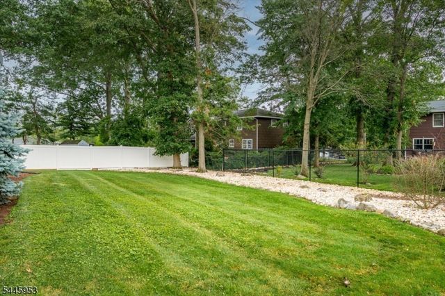 9 Boxwood Rd, Piscataway Twp., NJ 08854