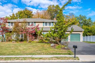 5 Woodmere Road, North Brunswick, NJ 08902