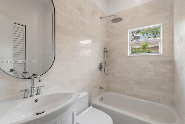 3759 Florida Ave, Coconut Grove, FL 33133