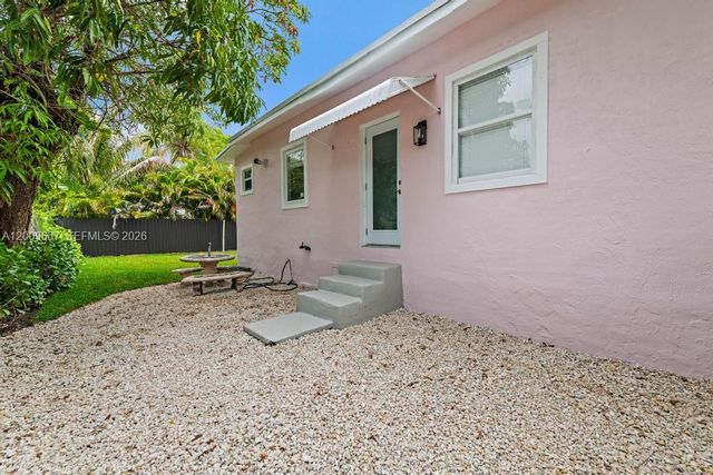 3759 Florida Ave, Coconut Grove, FL 33133