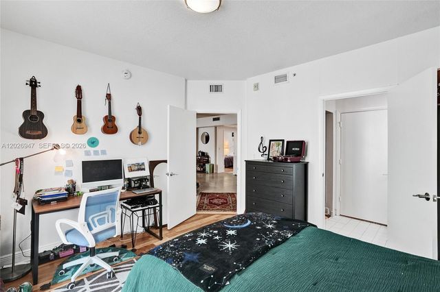 7275 SW 90th St C410, Miami, FL 33156