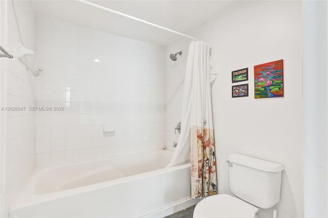7275 SW 90th St C410, Miami, FL 33156