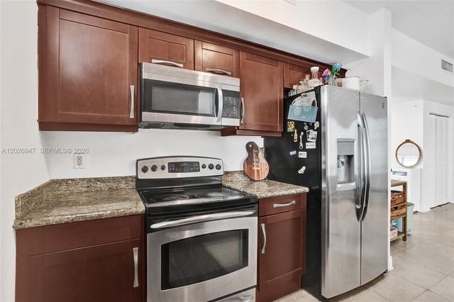 7275 SW 90th St C410, Miami, FL 33156