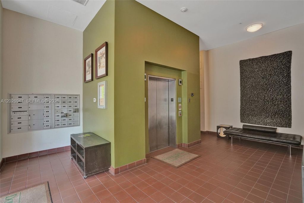 7275 SW 90th St C410, Miami, FL 33156