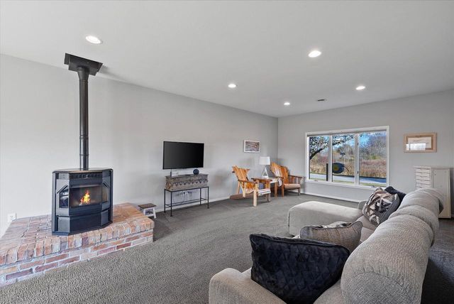 9083 Fillmore ROAD, Fredonia, WI 53021