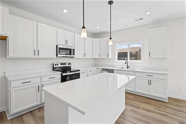1006 Blossom Lane, Euharlee, GA 30120