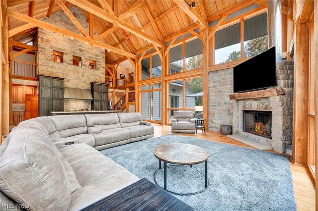 7184 Neff Road, Valley City, OH 44280