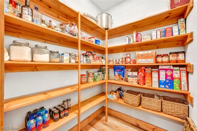 7184 Neff Road, Valley City, OH 44280