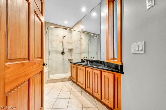 7184 Neff Road, Valley City, OH 44280