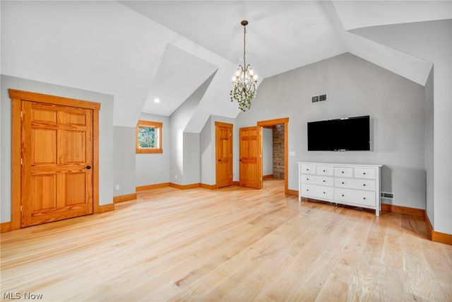 7184 Neff Road, Valley City, OH 44280