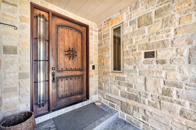 7184 Neff Road, Valley City, OH 44280