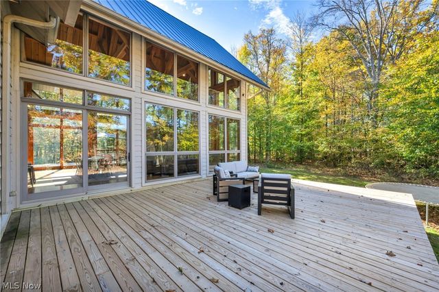 7184 Neff Road, Valley City, OH 44280