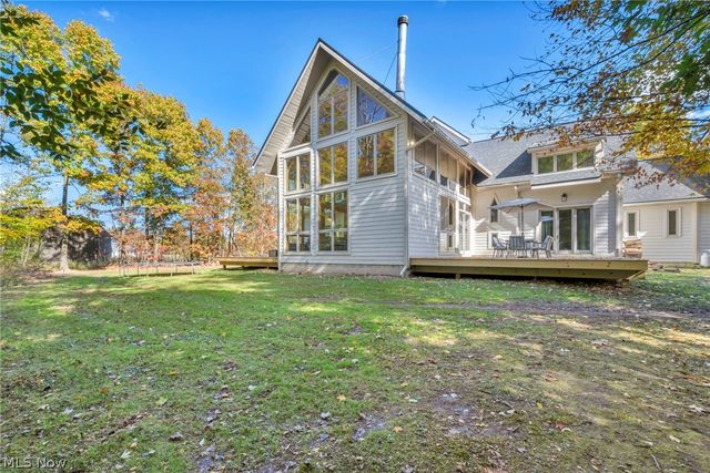 7184 Neff Road, Valley City, OH 44280