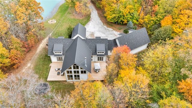 7184 Neff Road, Valley City, OH 44280