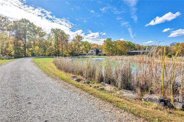 7184 Neff Road, Valley City, OH 44280