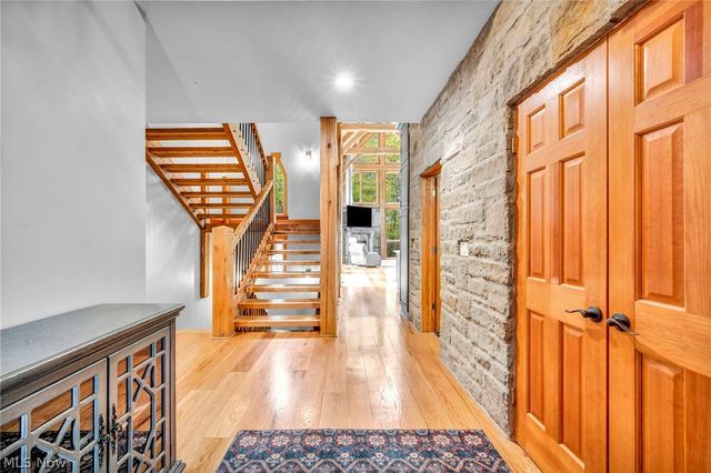 7184 Neff Road, Valley City, OH 44280