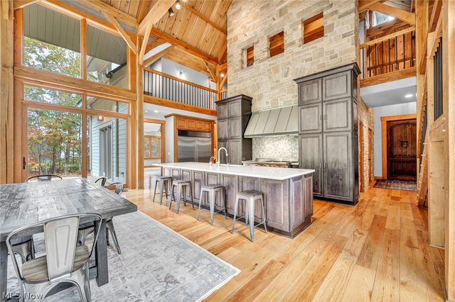 7184 Neff Road, Valley City, OH 44280