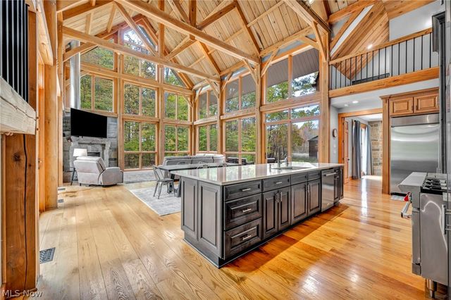 7184 Neff Road, Valley City, OH 44280