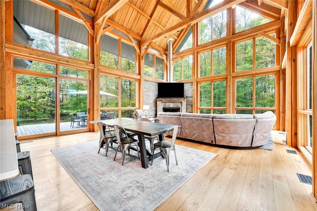 7184 Neff Road, Valley City, OH 44280