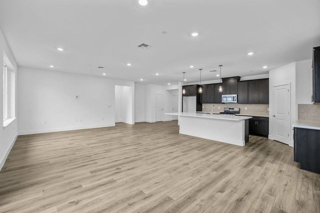 9826 Amisha Way, Sacramento, CA 95829