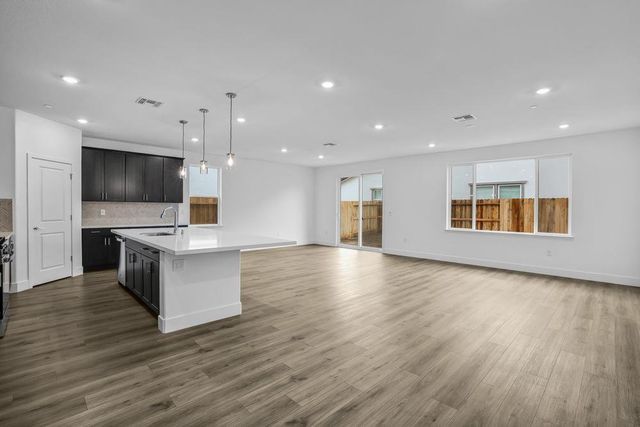 9826 Amisha Way, Sacramento, CA 95829