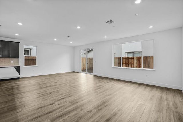 9826 Amisha Way, Sacramento, CA 95829