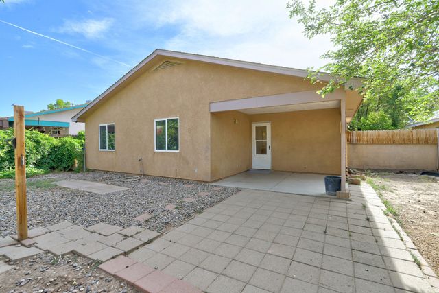3025 Mason Meadows Drive NE, Rio Rancho, NM 87144