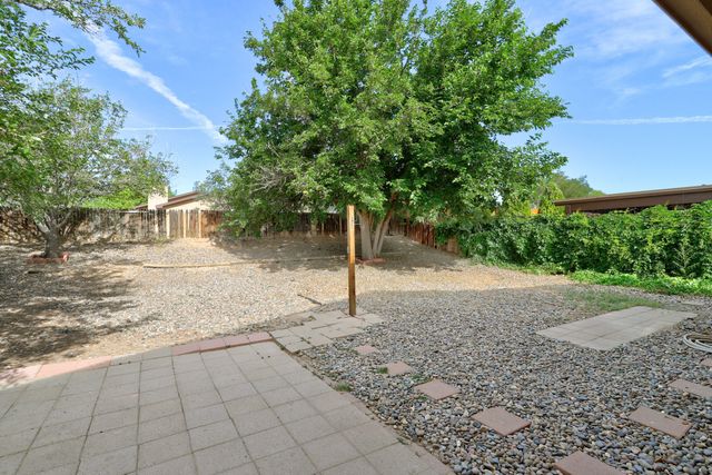 3025 Mason Meadows Drive NE, Rio Rancho, NM 87144