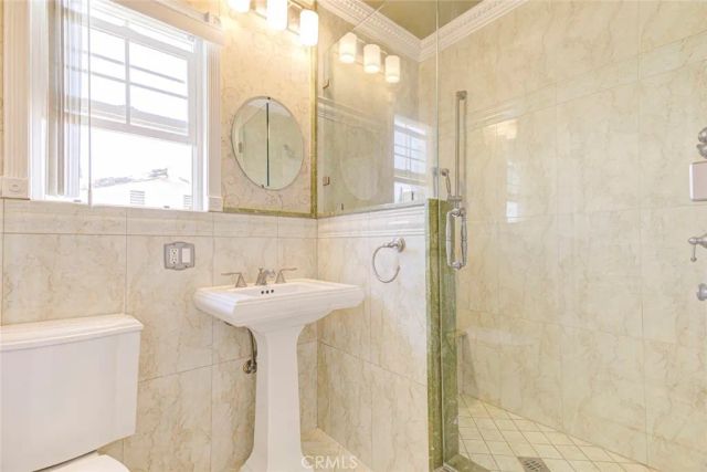 6641 Agnes Avenue, North Hollywood, CA 91606