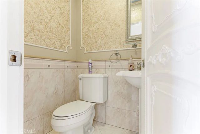 6641 Agnes Avenue, North Hollywood, CA 91606
