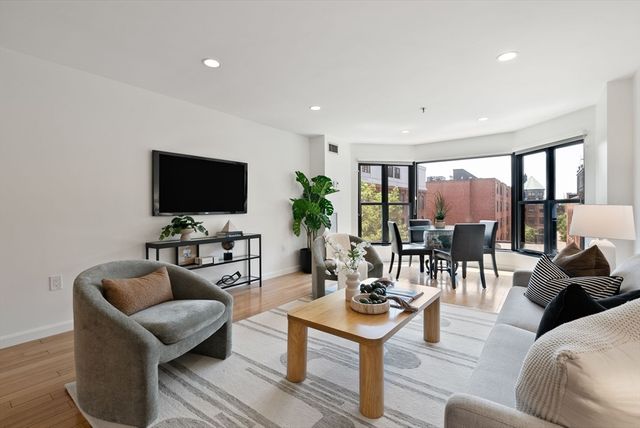 16 Harcourt St 4C, Boston, MA 02116