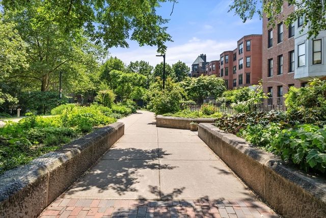 16 Harcourt St 4C, Boston, MA 02116