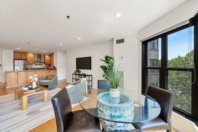 16 Harcourt St 4C, Boston, MA 02116