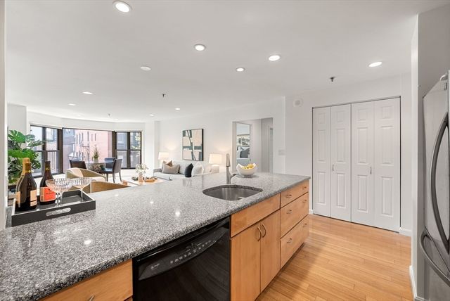 16 Harcourt St 4C, Boston, MA 02116