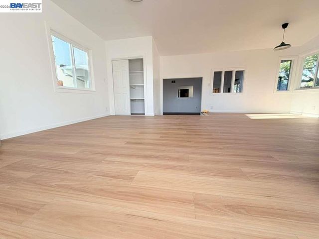 5212 Creely Ave, Richmond, CA 94804