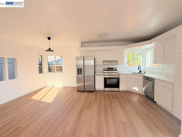 5212 Creely Ave, Richmond, CA 94804