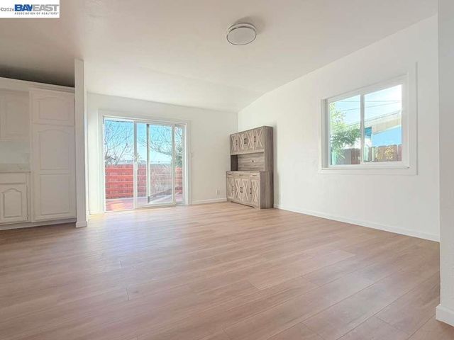 5212 Creely Ave, Richmond, CA 94804