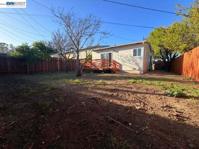 5212 Creely Ave, Richmond, CA 94804