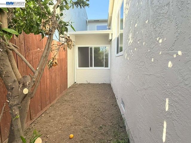 5212 Creely Ave, Richmond, CA 94804