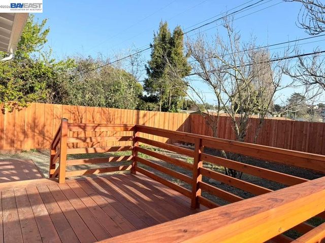 5212 Creely Ave, Richmond, CA 94804