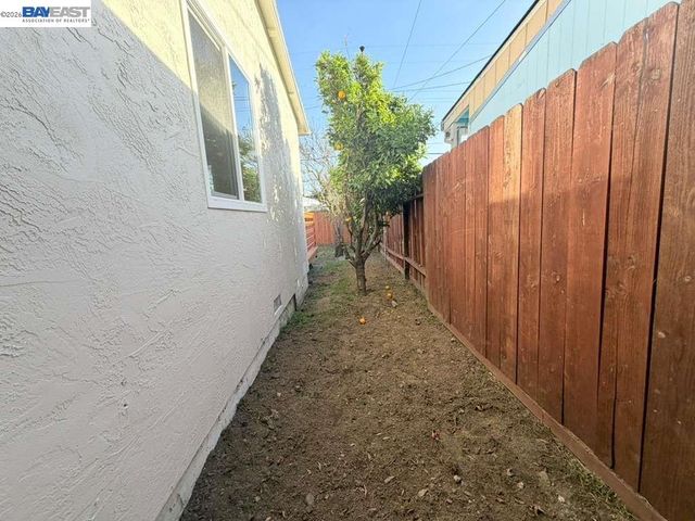 5212 Creely Ave, Richmond, CA 94804