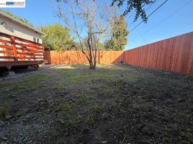 5212 Creely Ave, Richmond, CA 94804